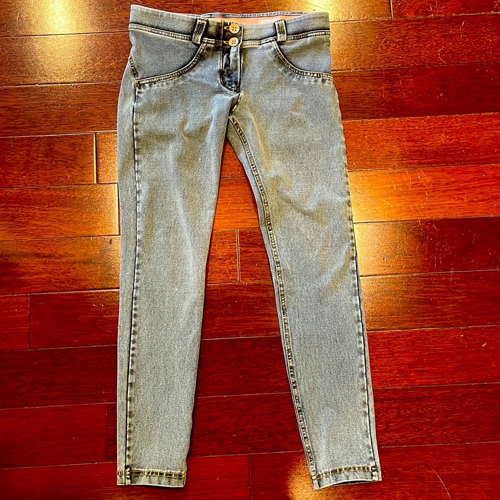 Freddy wr.up booty shaping jeans/leggings. Small. Worn once. Light gray denim.